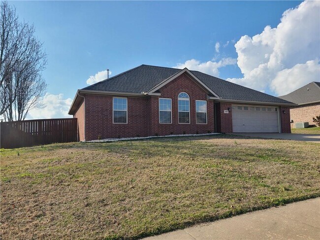 Building Photo - 580 Keswick Dr