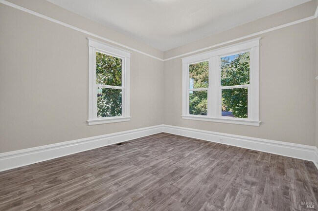 Building Photo - 4980 Dry Creek Rd