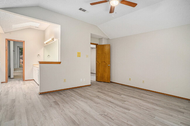 Building Photo - Section 8 Welcomed!! Spacious 5-Bed, 2.5-B...