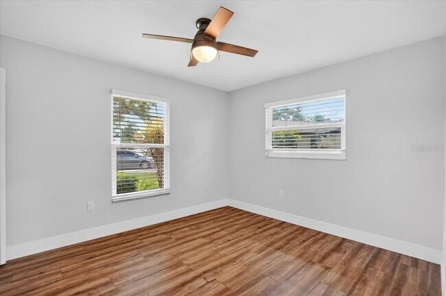 Building Photo - 4230 Shady Oaks Ct