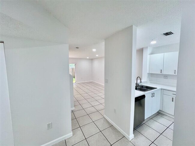 Building Photo - 14156 SW 179th Terrace