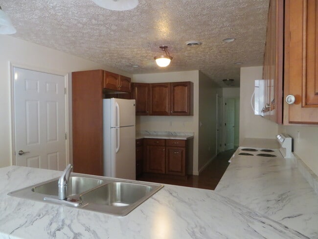 Building Photo - 28 Holler Rd