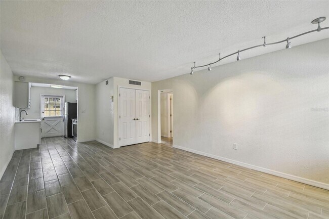 Building Photo - 208 Danube Ave