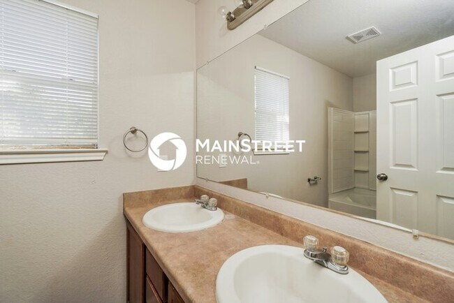 Building Photo - 3 Bedroom Pet-Friendly Home in San Antonio, TX with Main Street Renewal