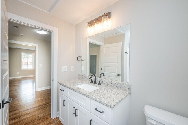 Building Photo - 1106 Morningside Dr