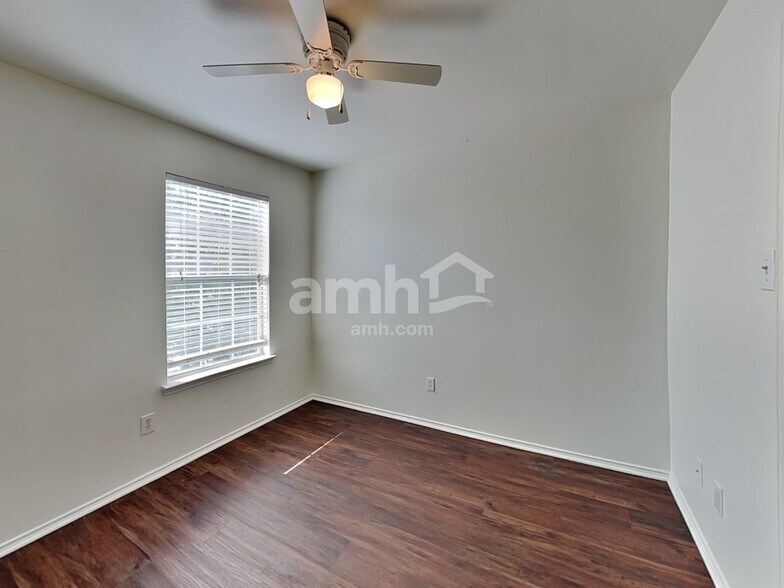 Building Photo - 11829 Cottontail Dr