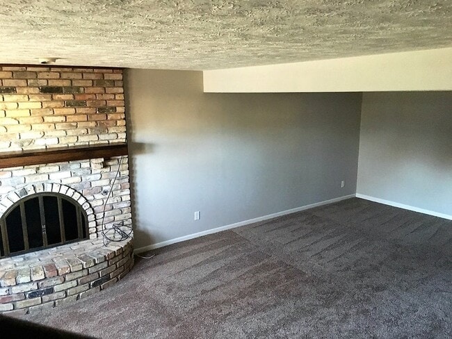 Building Photo - 3304 S 158th St
