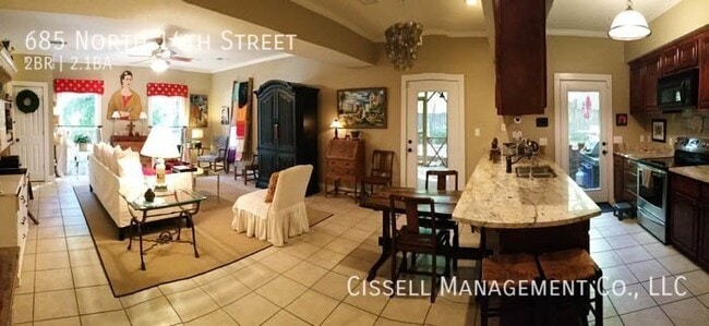 Building Photo - 685 N 14th St