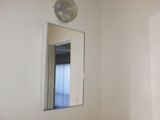 Building Photo - 17433 Vanowen St