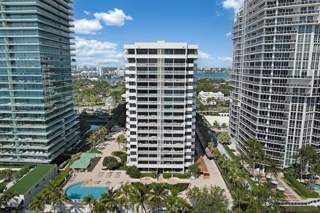 Building Photo - 10205 Collins Ave