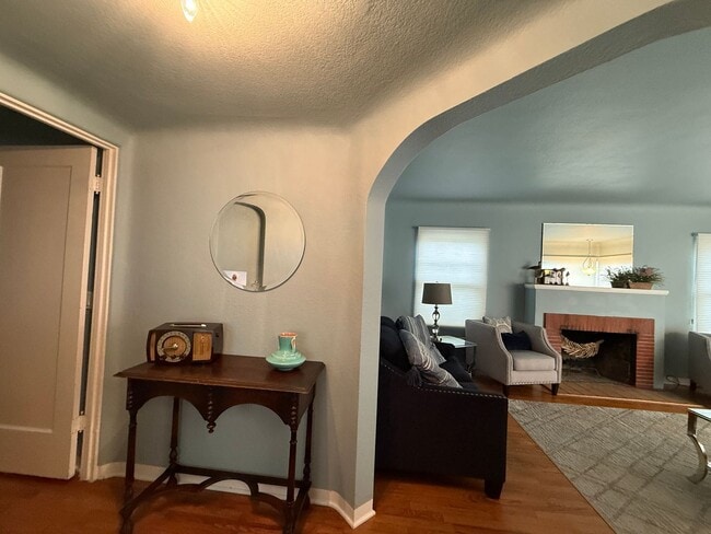 Building Photo - Great Seabright area 2/1 Fully Furnished Home
