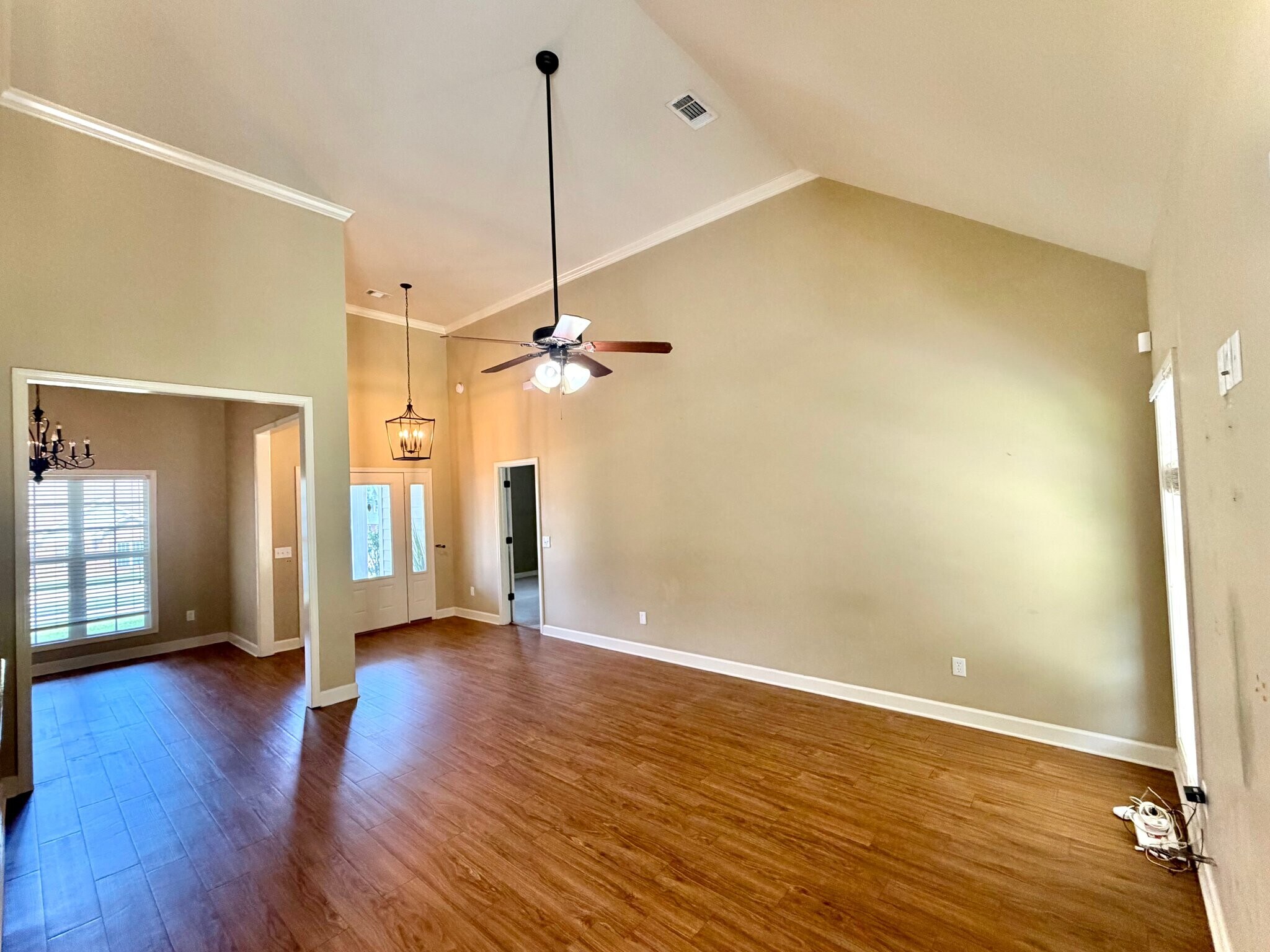 Building Photo - 185 Ora Ln
