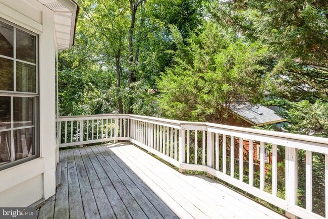 Building Photo - 2202 Sarah Woods Ct
