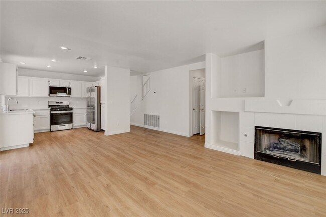 Building Photo - 1441 Iron Springs Dr