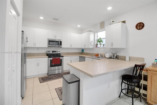 Building Photo - 1382 SE 26th Rd