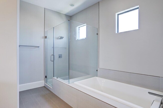 Building Photo - 1509 Nagle St