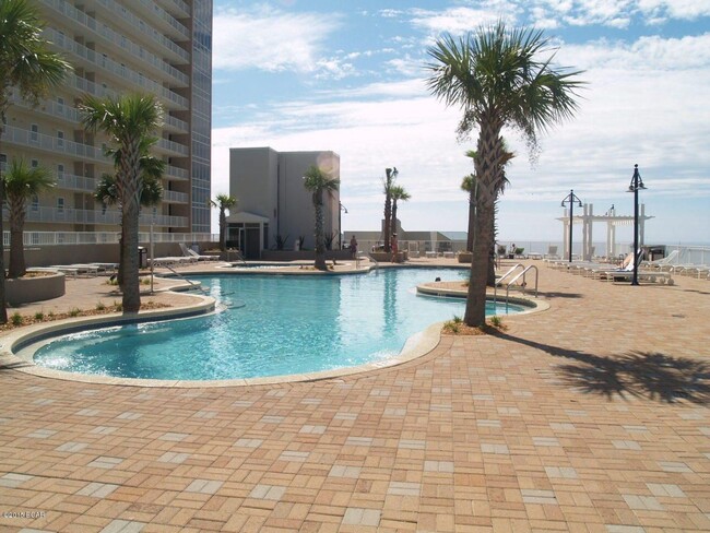 Building Photo - Condo in Laketown Wharf for Rent!