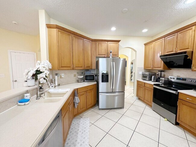 Building Photo - 5152 Woodfield Way