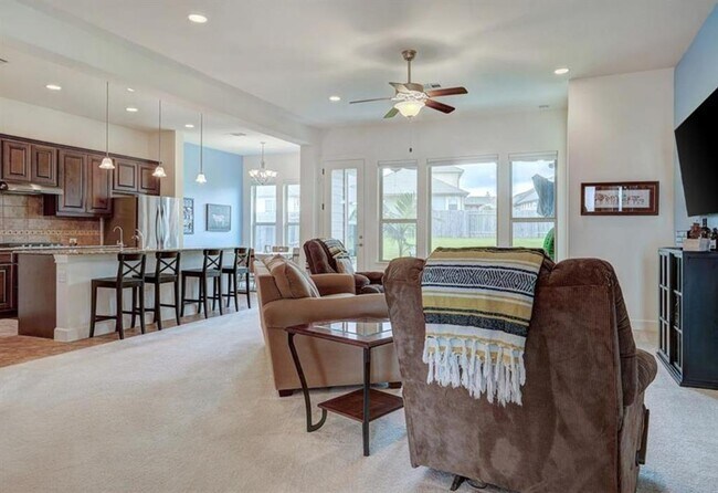 Building Photo - 5310 Scenic Lake Dr