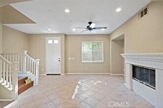 Building Photo - 18 Moonstone