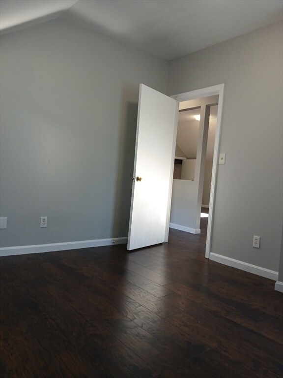 Building Photo - 98 Morton St