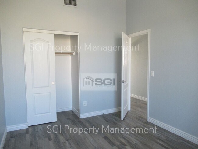 Building Photo - UPGRADED 3 BR CHANDLER HOME!