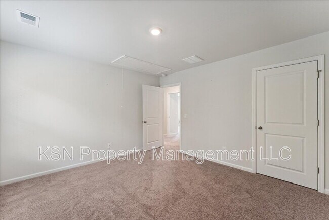Building Photo - 238 Sage Fld Dr