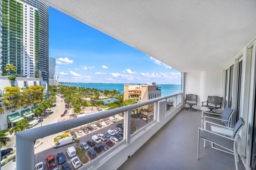 Building Photo - 1717 N Bayshore Dr
