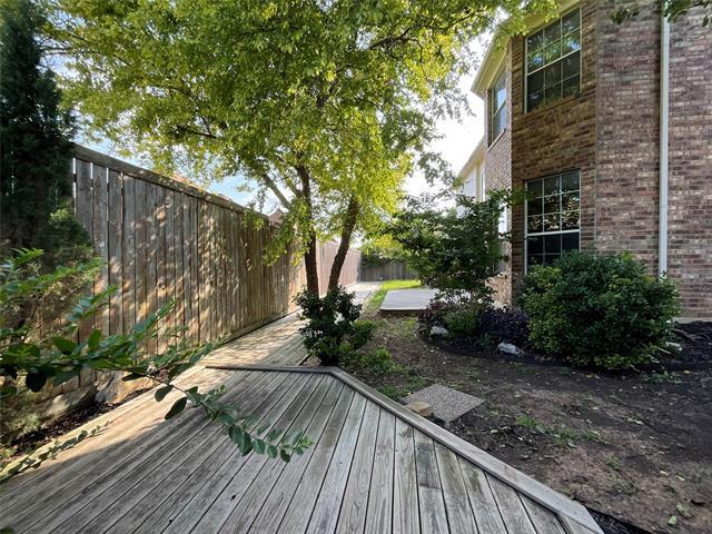 Building Photo - 1213 Vistawood Dr