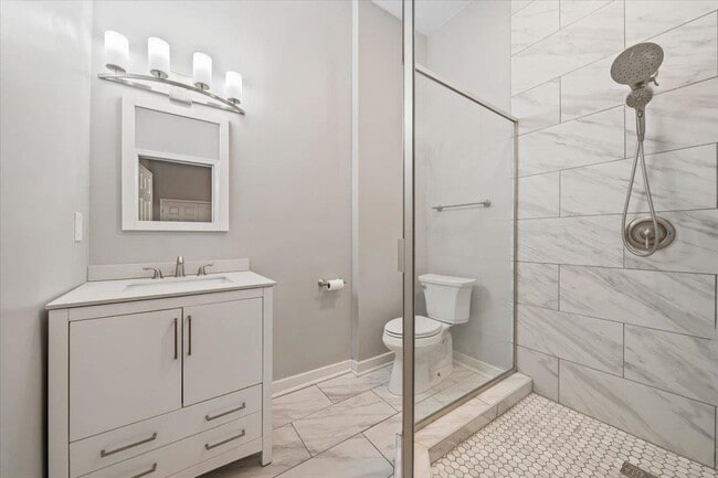 Building Photo - 2046 Courtland Pl