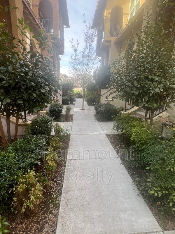 Building Photo - 1997 Lee Way