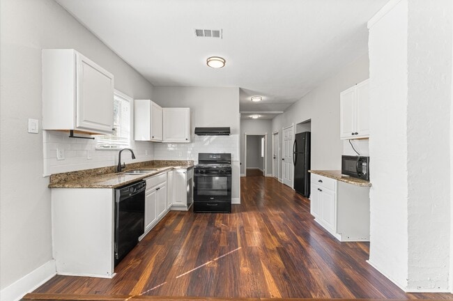 Building Photo - 5109 Lindsay St