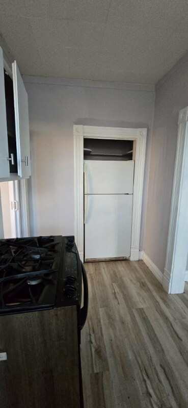 Building Photo - 501 W 7th St