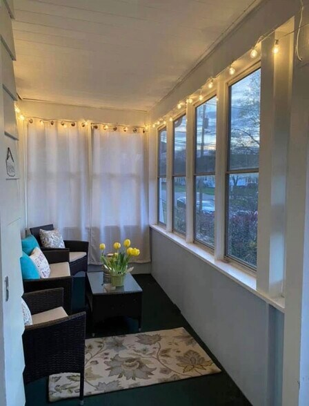 Building Photo - 541 Tompkins St