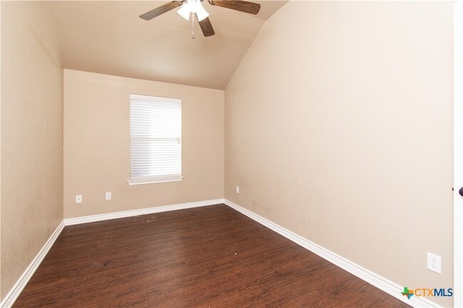 Building Photo - 401 Sladecek Dr