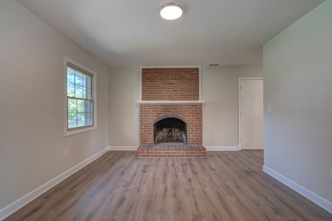 Building Photo - 507 Stonegate Dr