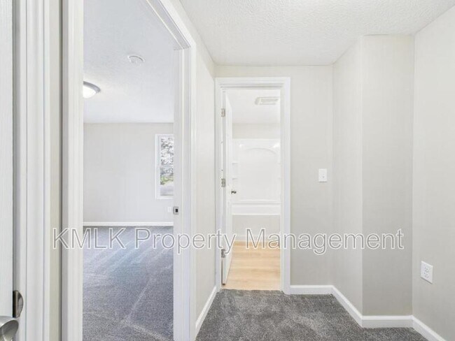 Building Photo - 9042 Maple Grove Rd