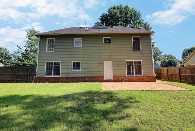 Building Photo - 383 E Valleywood Dr