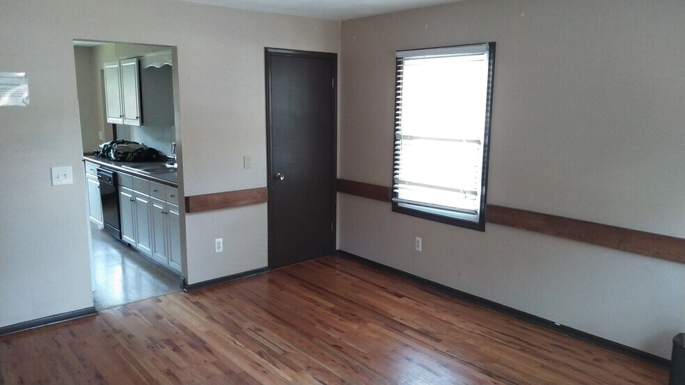 Primary Photo - 1224 Frye Ave