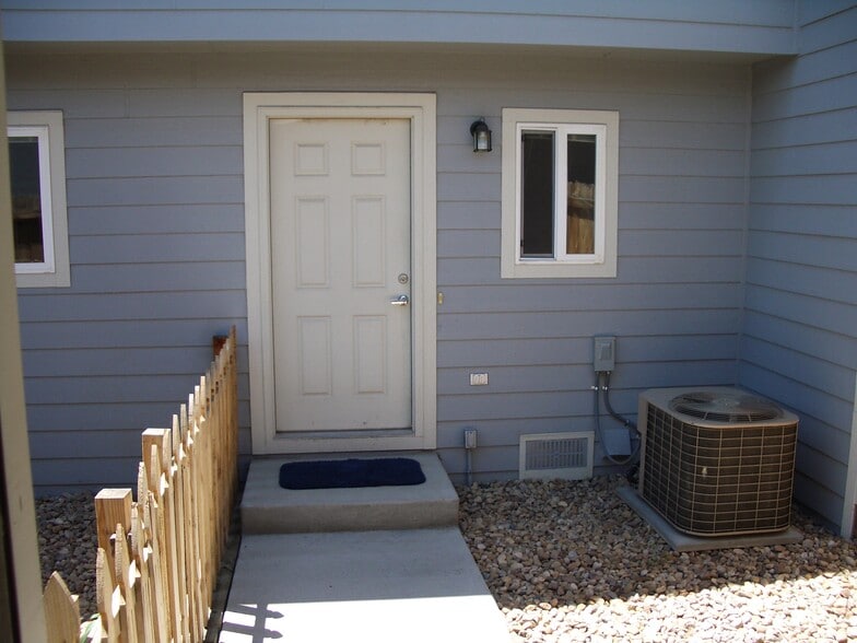 Building Photo - 1730 S Helena St