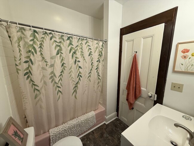 Building Photo - 164 Fair St