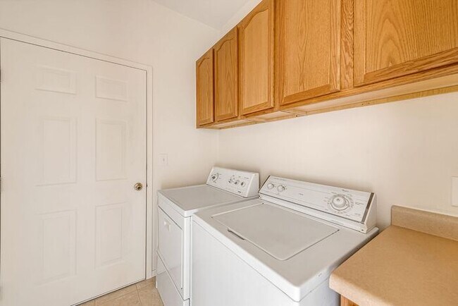 Building Photo - Modern 3-Bedroom North-End Condo Near Canyon View Park & Mesa Mall