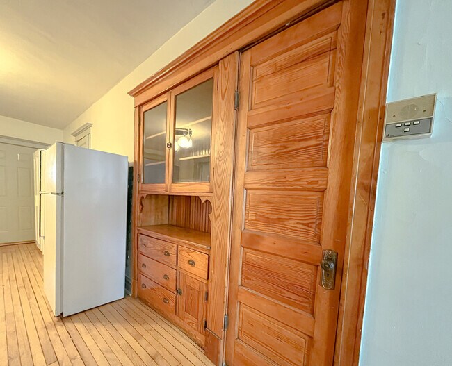 Building Photo - 2442 N Ashland Ave