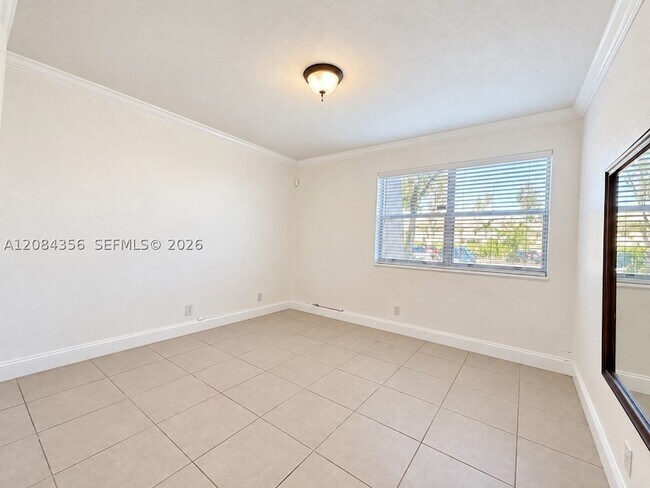 Building Photo - 13707 SW Kendale Lakes Cir