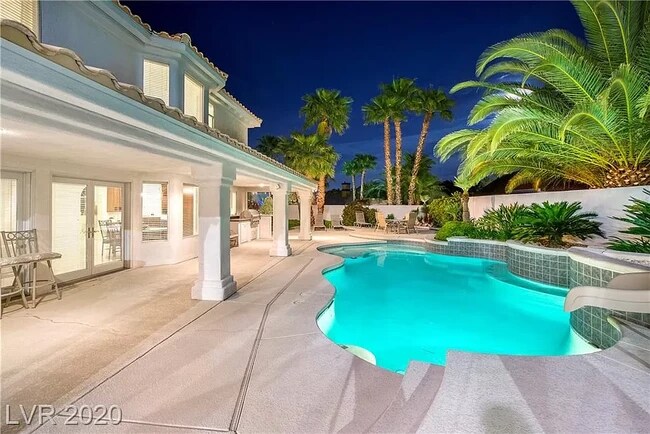 Building Photo - 7777 Willow Cove Cir