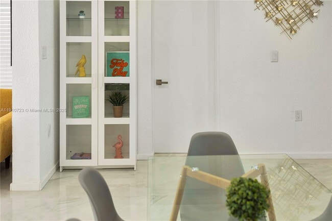 Building Photo - 1241 SW 29th St