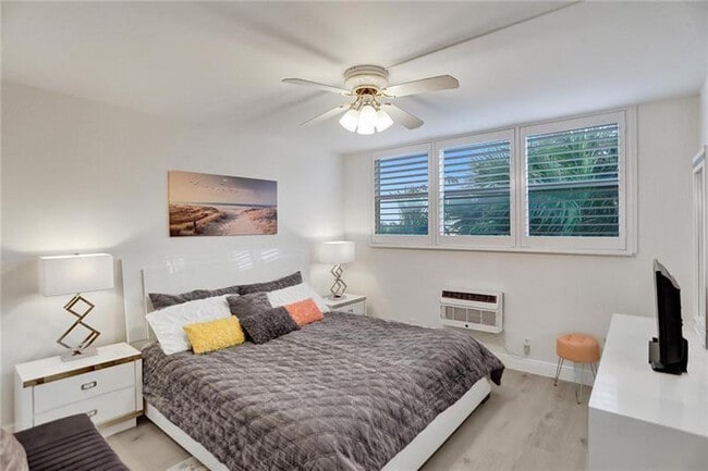 Building Photo - 101 N Birch Rd