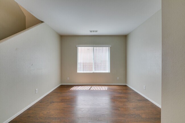 Building Photo - Large home near Aliante*Close to area schools and shopping centers*
