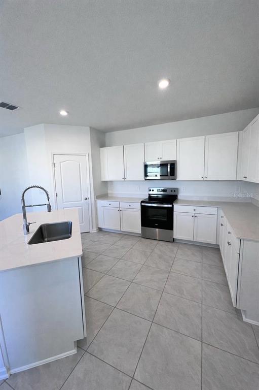 Building Photo - 470 Redbud Rd