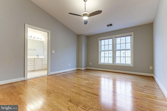 Building Photo - 953 Harrison Cir